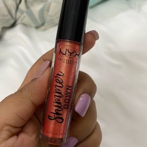 Nyx metallic gloss